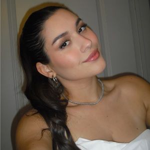 Meet your Posher, Daniela